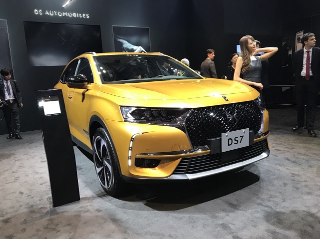 NEW DS7　CROSSBACK　ROAD　SHOW